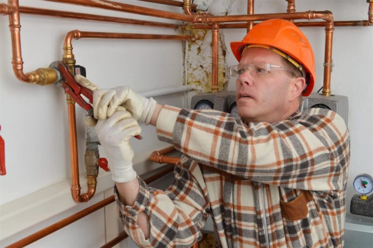 Frozen pipes water damage cleanup